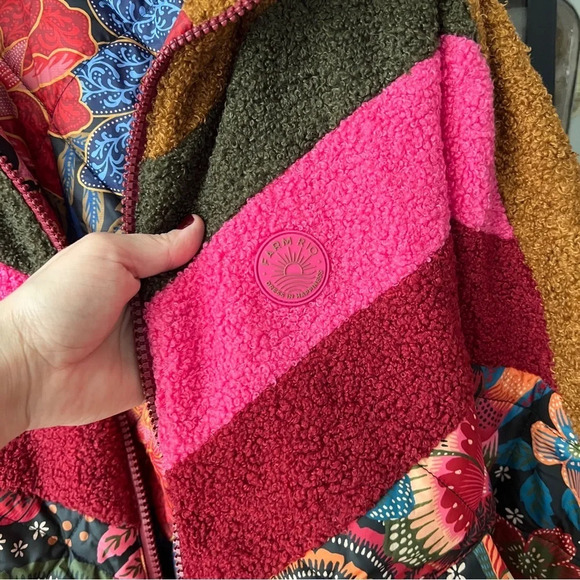 Farm Rio Toucanfly Reversible Quilted Floral Jacket zipup Sherpa colorful puffer - Picture 4 of 9